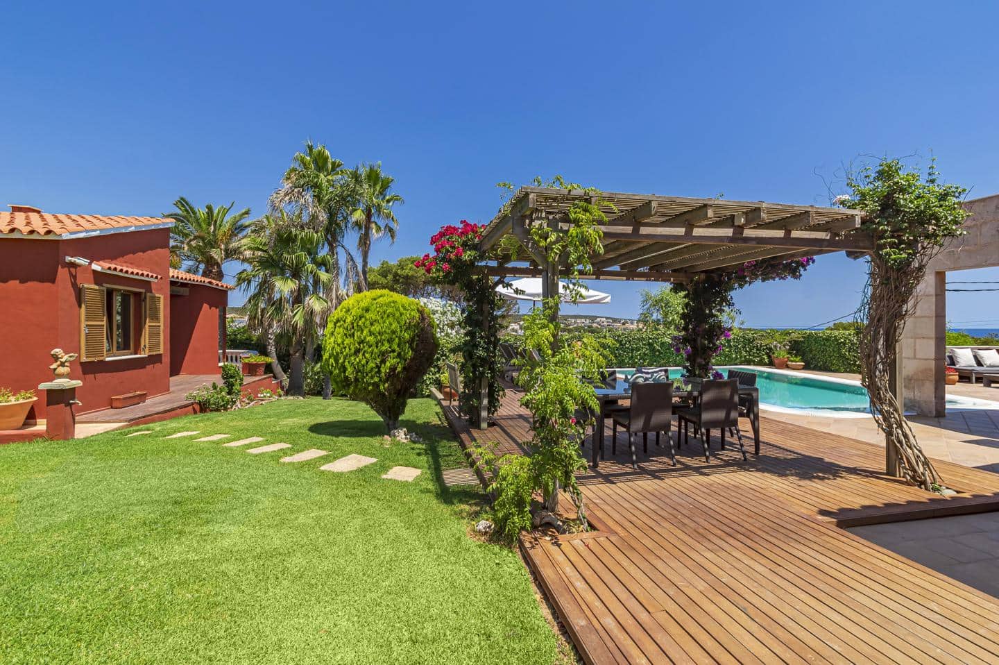 Chalet de 7 habitaciones en Punta Prima en venta con piscina garaje - 3.695.000 € (Ref: 9515980)