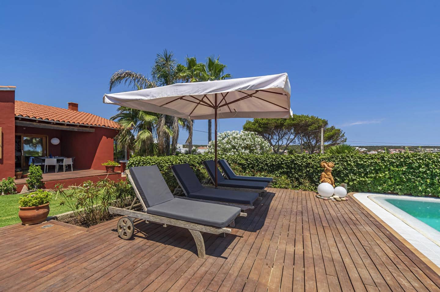 Chalet de 7 habitaciones en Punta Prima en venta con piscina garaje - 3.695.000 € (Ref: 9515980)