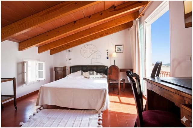 5 bedroom Finca/Country House for sale in El Migjorn Gran / Es Migjorn Gran - € 850,000 (Ref: 9515983)