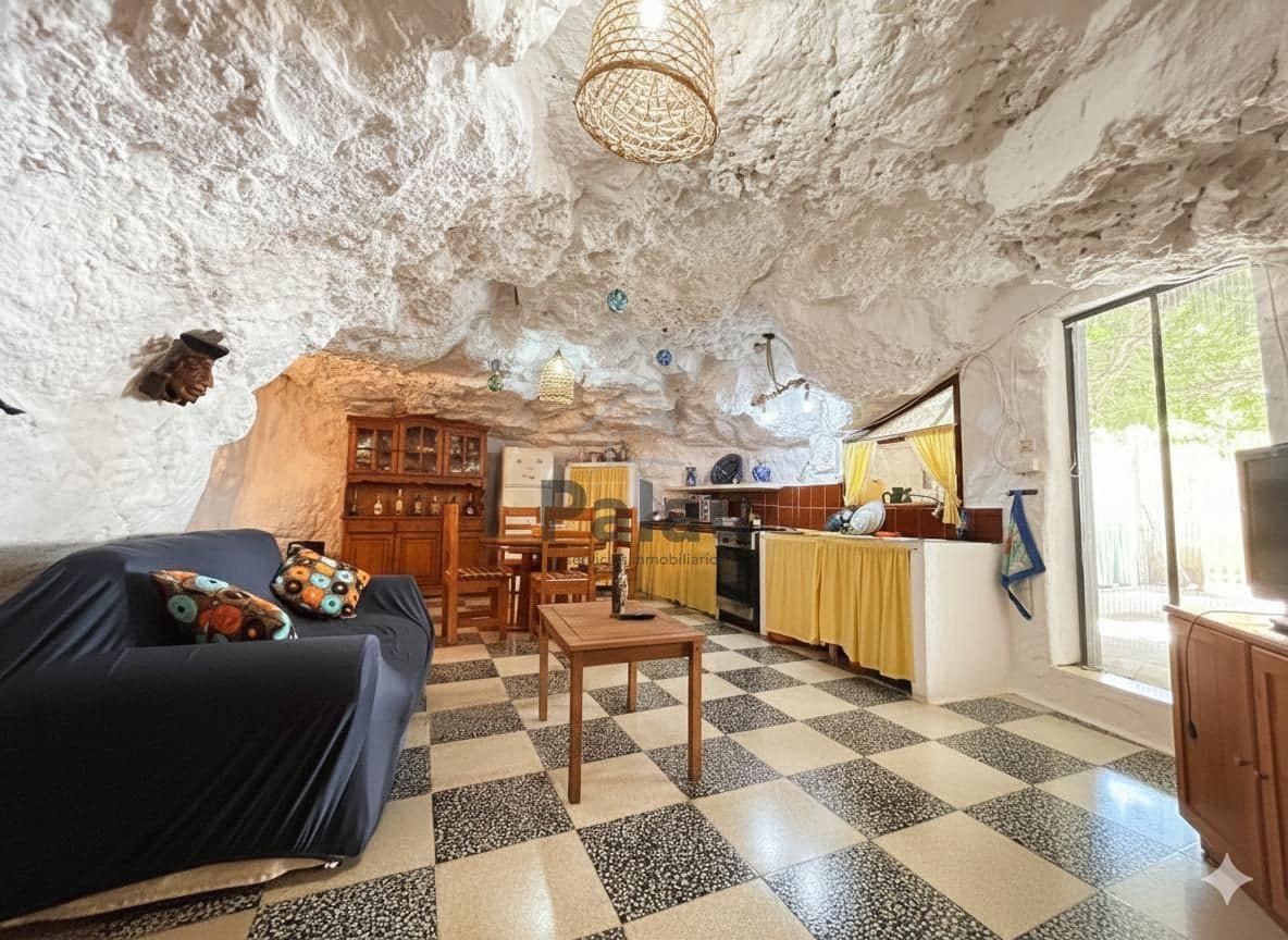 2 soverom Villa til salgs i Ciutadella de Menorca med svømmebasseng - € 420 000 (Ref: 9515984)