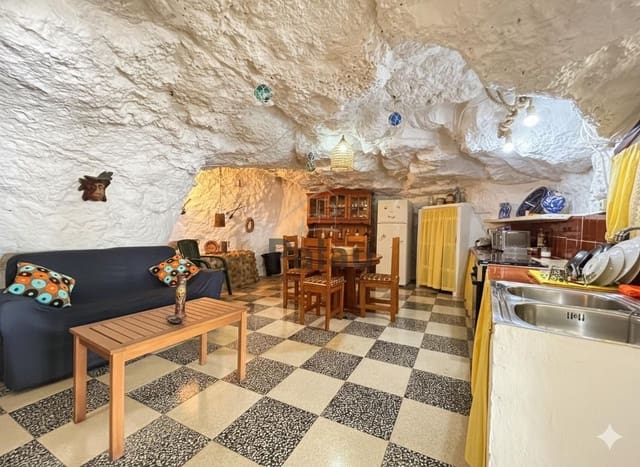 2 soverom Villa til salgs i Ciutadella de Menorca med svømmebasseng - € 420 000 (Ref: 9515984)