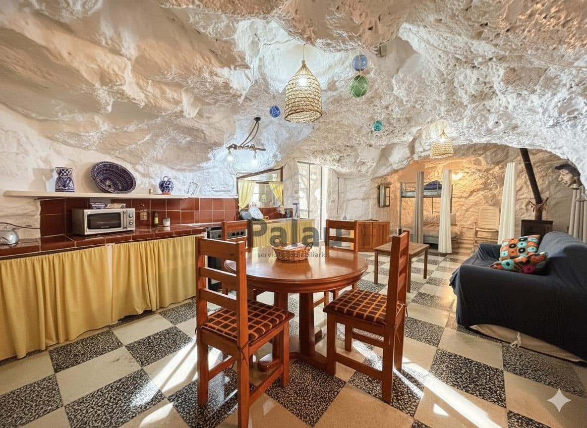 2 soverom Villa til salgs i Ciutadella de Menorca med svømmebasseng - € 420 000 (Ref: 9515984)