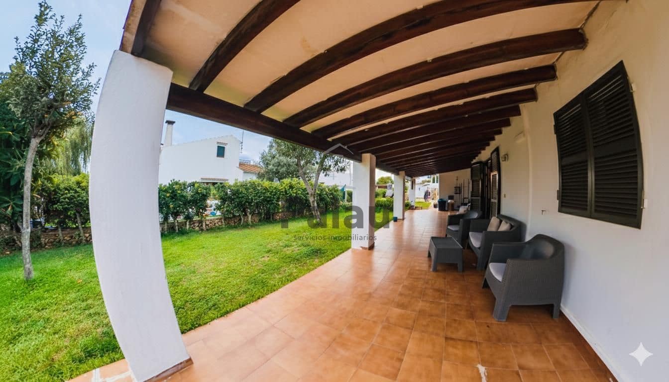 Chalet de 8 habitaciones en Ciutadella de Menorca en venta con garaje - 690.000 € (Ref: 9515990)