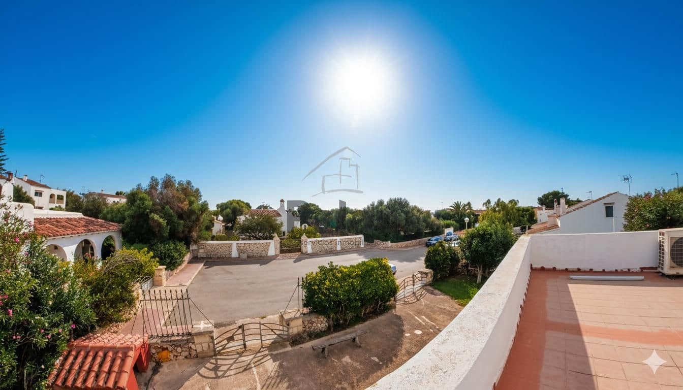 Chalet de 8 habitaciones en Ciutadella de Menorca en venta con garaje - 690.000 € (Ref: 9515990)