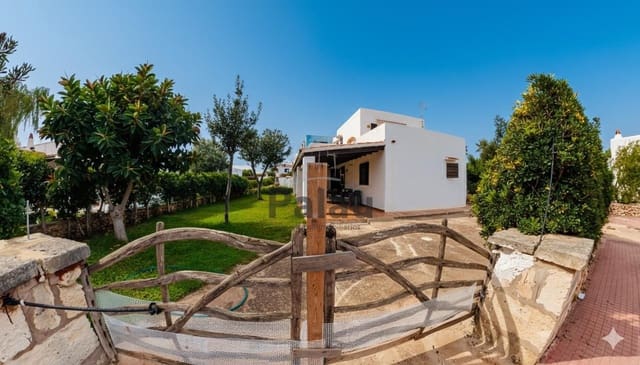 Chalet de 8 habitaciones en Ciutadella de Menorca en venta con garaje - 690.000 € (Ref: 9515990)