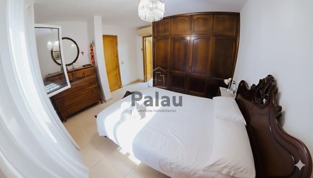 Chalet de 8 habitaciones en Ciutadella de Menorca en venta con garaje - 690.000 € (Ref: 9515990)