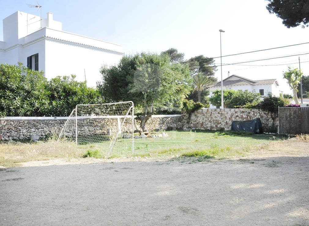 Teren niezagospodarowany na sprzedaż w Ciutadella de Menorca - 250 000 € (Ref: 9515993)