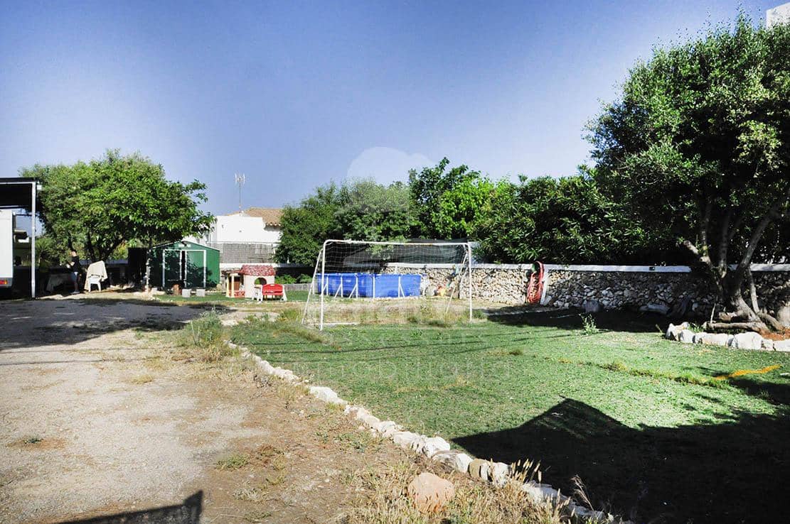 Teren niezagospodarowany na sprzedaż w Ciutadella de Menorca - 250 000 € (Ref: 9515993)