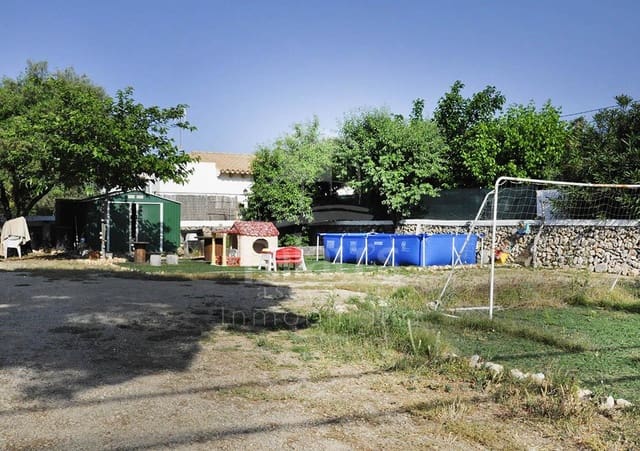 Teren niezagospodarowany na sprzedaż w Ciutadella de Menorca - 250 000 € (Ref: 9515993)