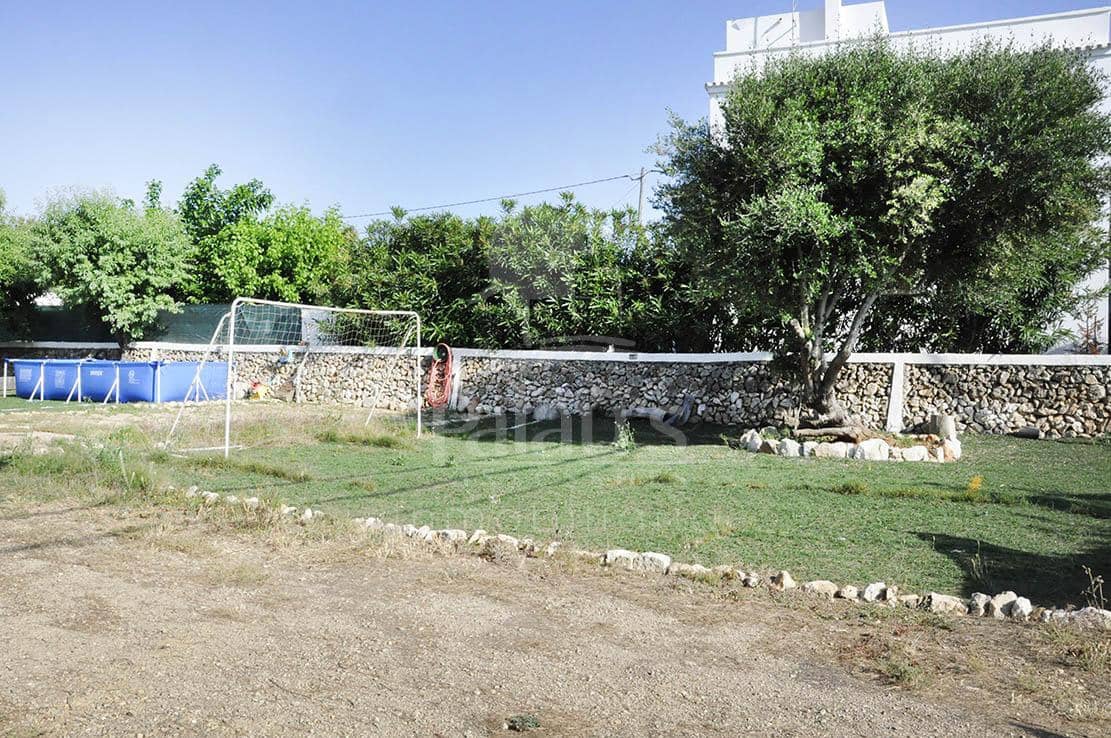 Teren niezagospodarowany na sprzedaż w Ciutadella de Menorca - 250 000 € (Ref: 9515993)