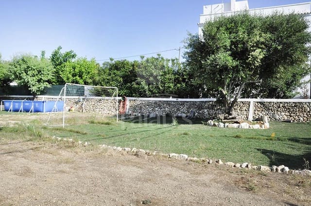 Teren niezagospodarowany na sprzedaż w Ciutadella de Menorca - 250 000 € (Ref: 9515993)