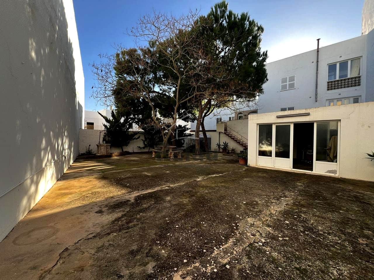 Teren niezagospodarowany na sprzedaż w Ciutadella de Menorca - 318 000 € (Ref: 9516580)