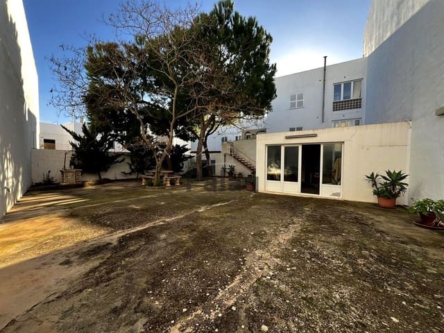 Teren niezagospodarowany na sprzedaż w Ciutadella, Ciutadella de Menorca - 318 000 € (Ref: 9516580)