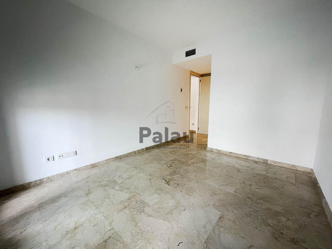 3 soverom Leilighet til salgs i Ciutadella de Menorca med svømmebasseng garasje - € 485 000 (Ref: 9532335)