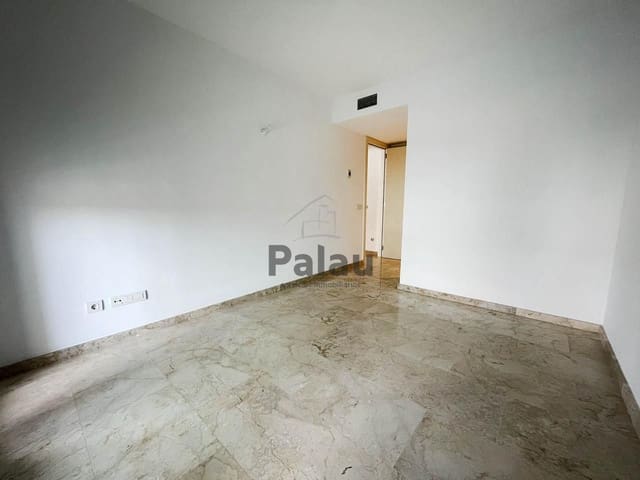 3 soverom Leilighet til salgs i Ciutadella de Menorca med svømmebasseng garasje - € 485 000 (Ref: 9532335)