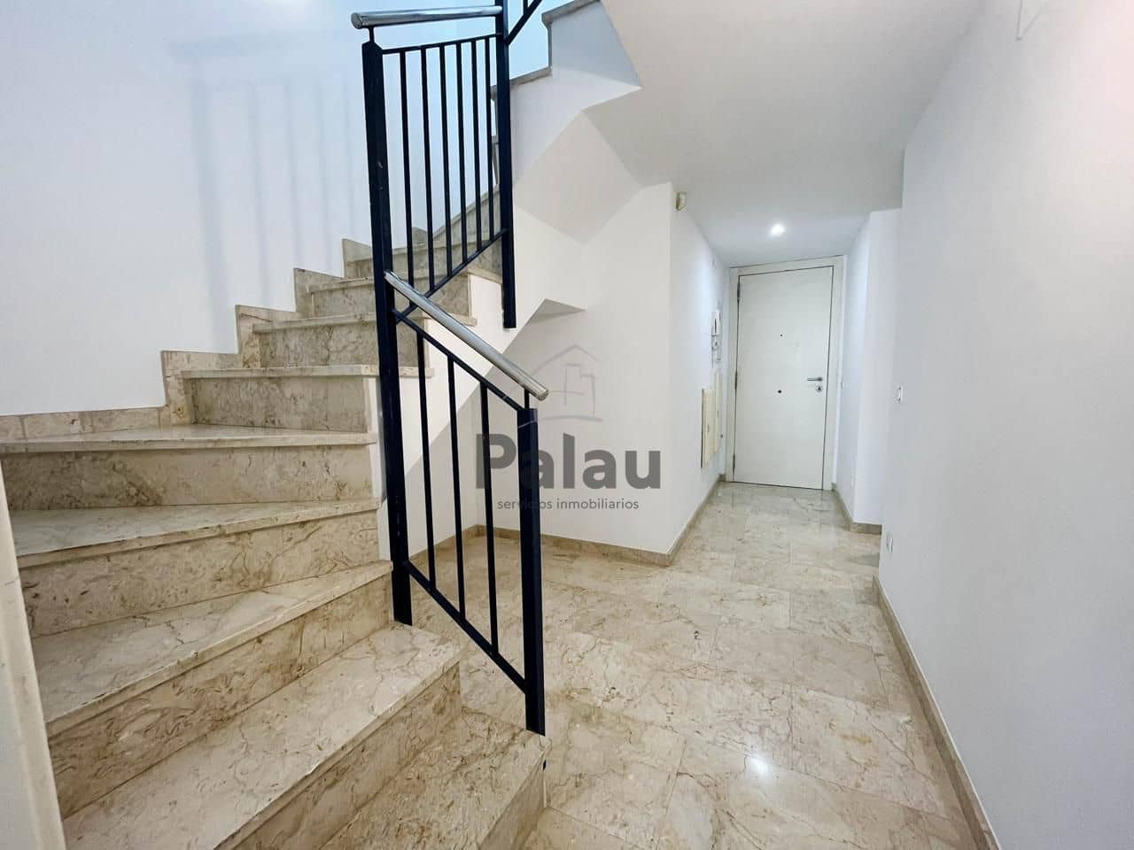 3 soverom Leilighet til salgs i Ciutadella de Menorca med svømmebasseng garasje - € 485 000 (Ref: 9532335)