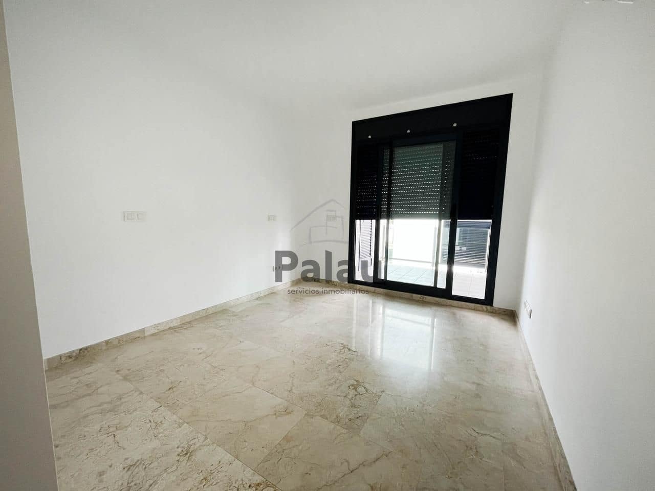 3 soverom Leilighet til salgs i Ciutadella de Menorca med svømmebasseng garasje - € 485 000 (Ref: 9532335)