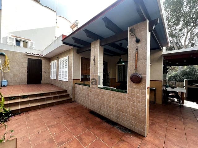 3 bedroom Villa for sale in Cala Galdana, Ferreries - € 345,000 (Ref: 9537836)