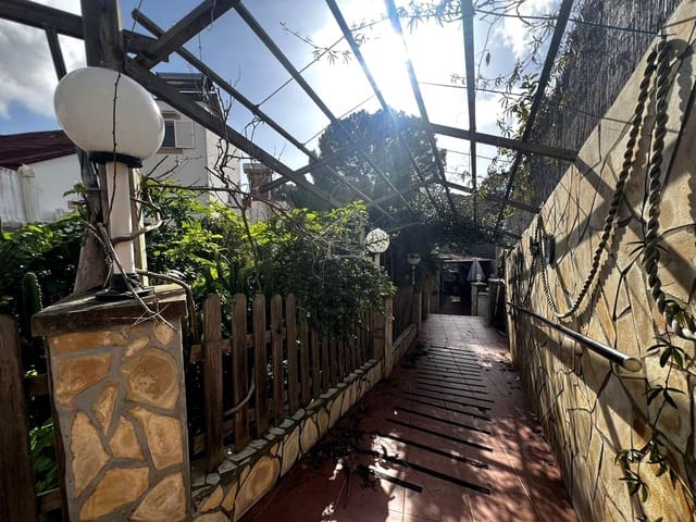 3 bedroom Villa for sale in Cala Galdana, Ferreries - € 345,000 (Ref: 9537836)