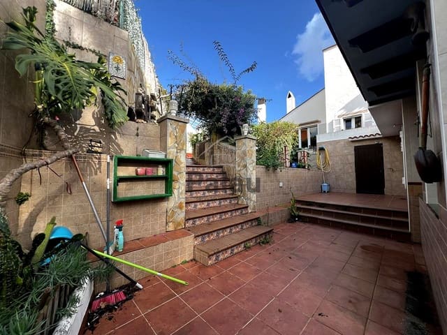 3 bedroom Villa for sale in Cala Galdana, Ferreries - € 345,000 (Ref: 9537836)