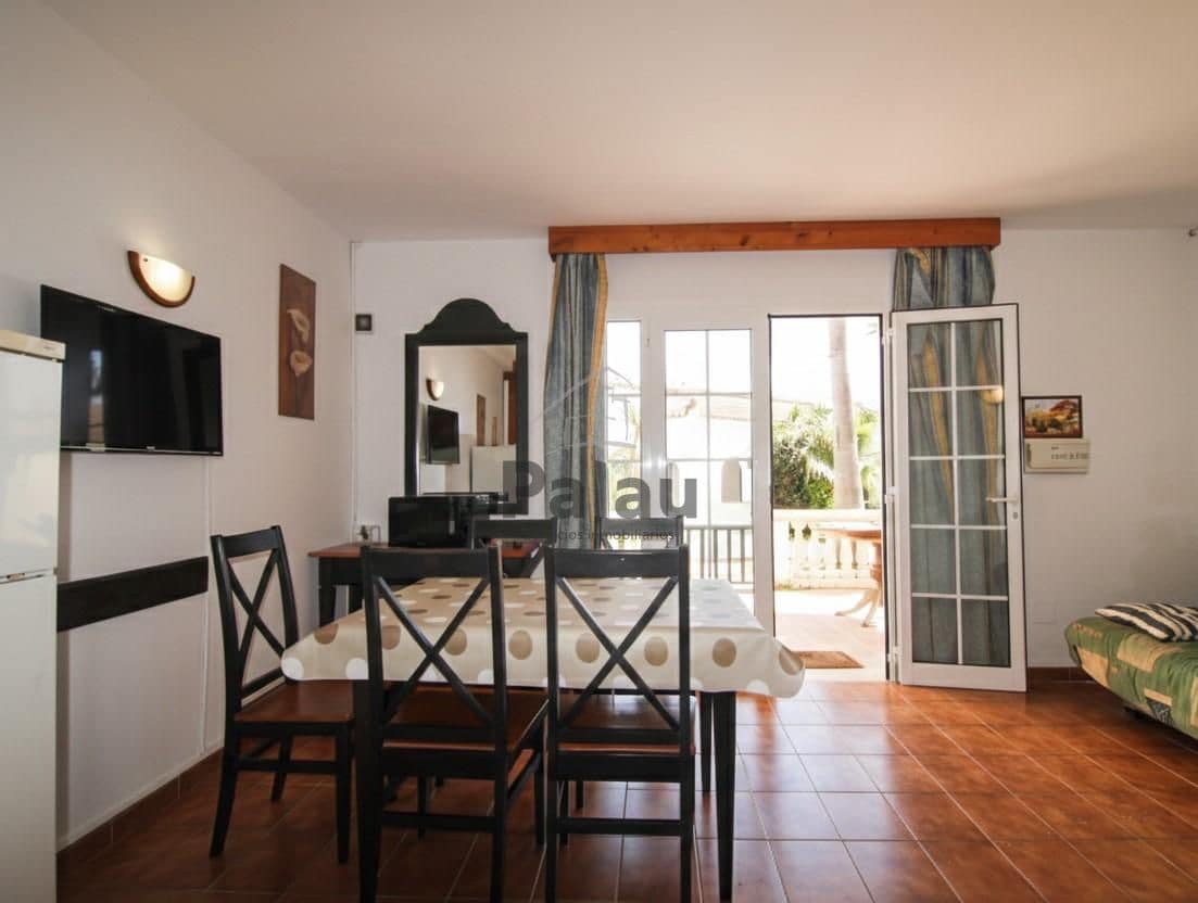 2 soveværelse Lejlighed til salg i Cala'n Bosch med swimmingpool - € 310.000 (Ref: 9554383)