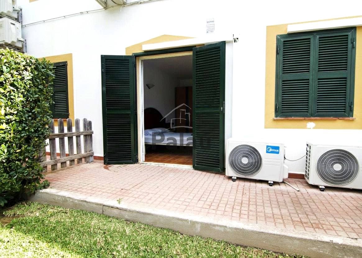 2 soveværelse Lejlighed til salg i Cala'n Bosch med swimmingpool - € 310.000 (Ref: 9554383)