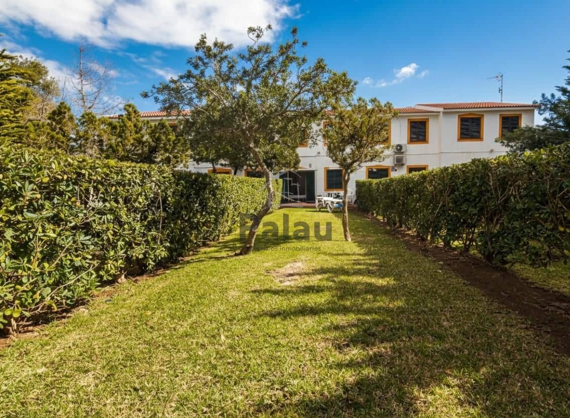 2 soveværelse Lejlighed til salg i Cala'n Bosch med swimmingpool - € 310.000 (Ref: 9554383)