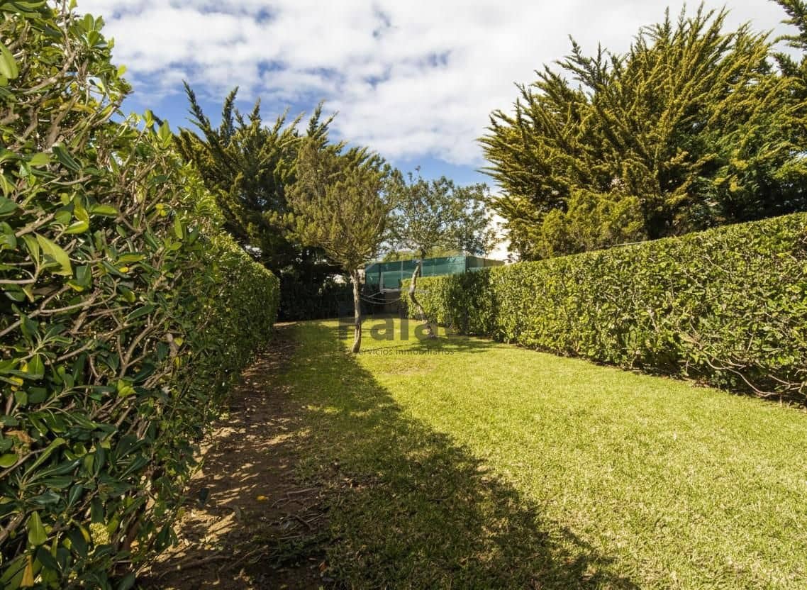 2 soveværelse Lejlighed til salg i Cala'n Bosch med swimmingpool - € 310.000 (Ref: 9554383)