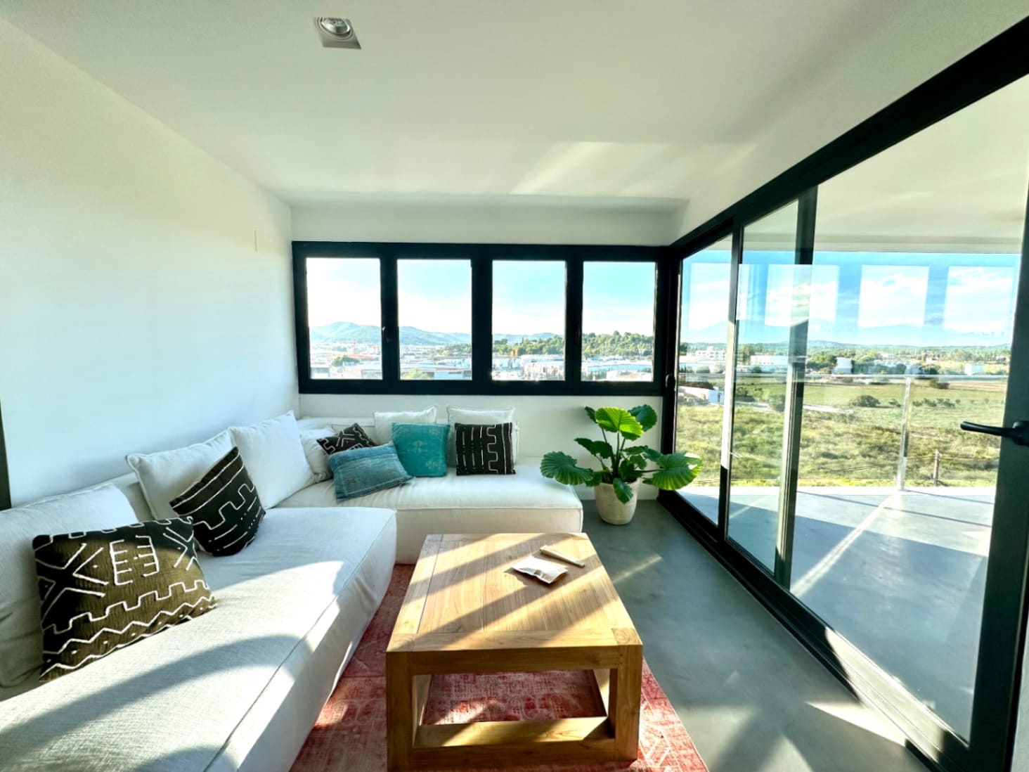 3 soveværelse Lejlighed til salg i Santa Eulalia / Santa Eularia med swimmingpool garage - € 790.000 (Ref: 9820936)