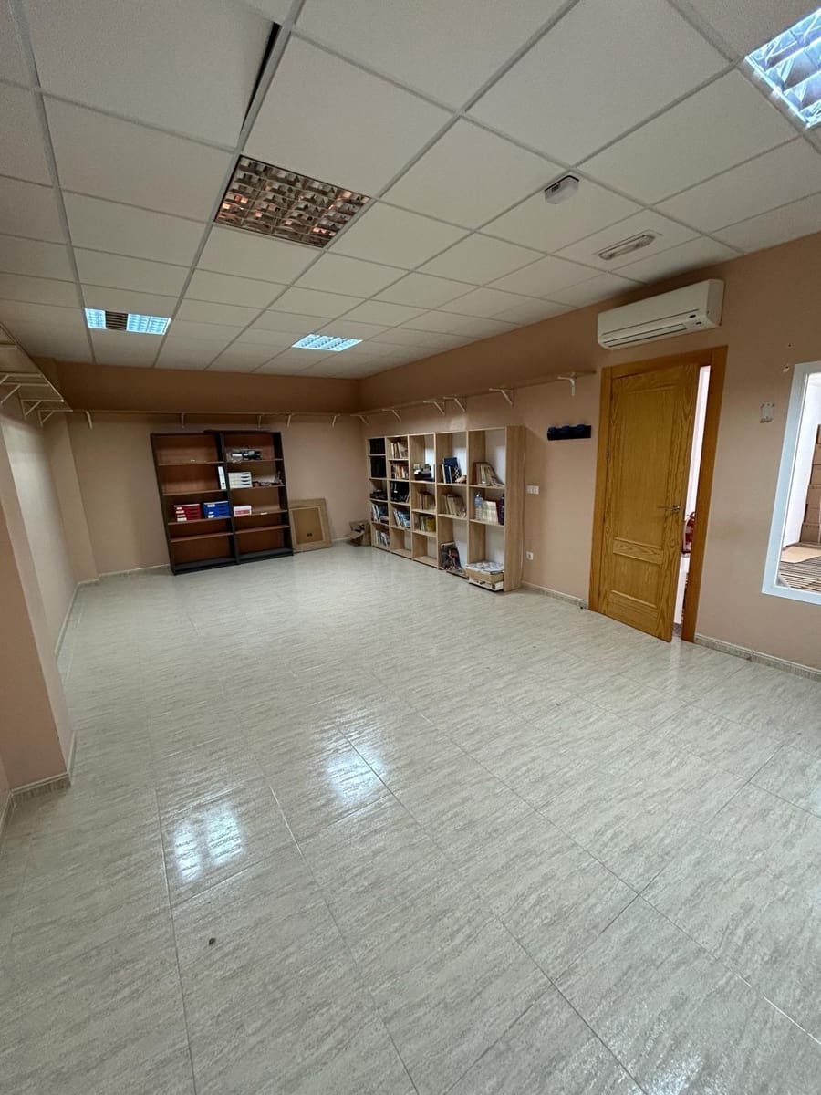 Erhverv til salg i La Gangosa - € 100.000 (Ref: 9975723)