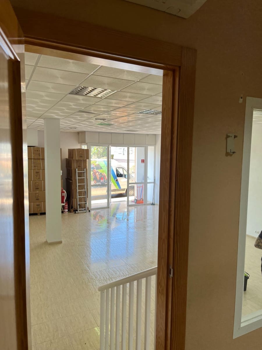 Erhverv til salg i La Gangosa - € 100.000 (Ref: 9975723)