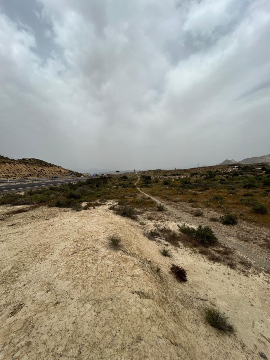 Ubebygd land til salgs i Pechina - € 21 000 (Ref: 9975730)