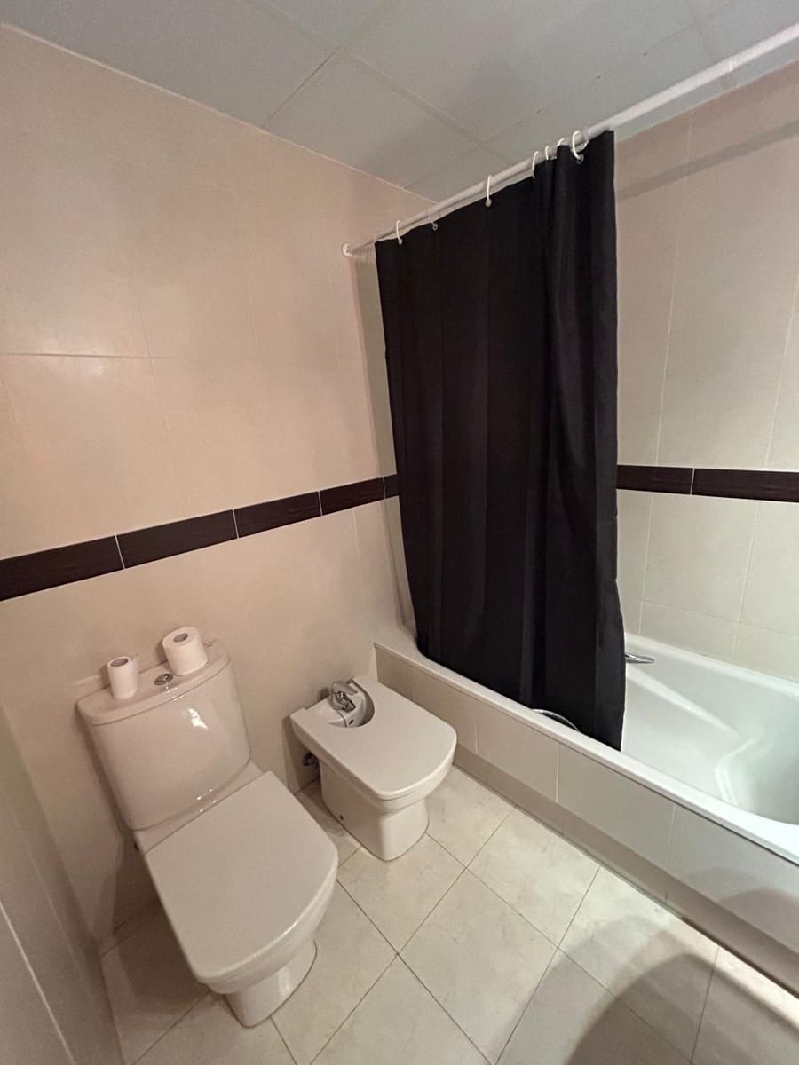 2 bedroom Flat for rent in Roquetas de Mar with pool - € 2,200 (Ref: 9975733)