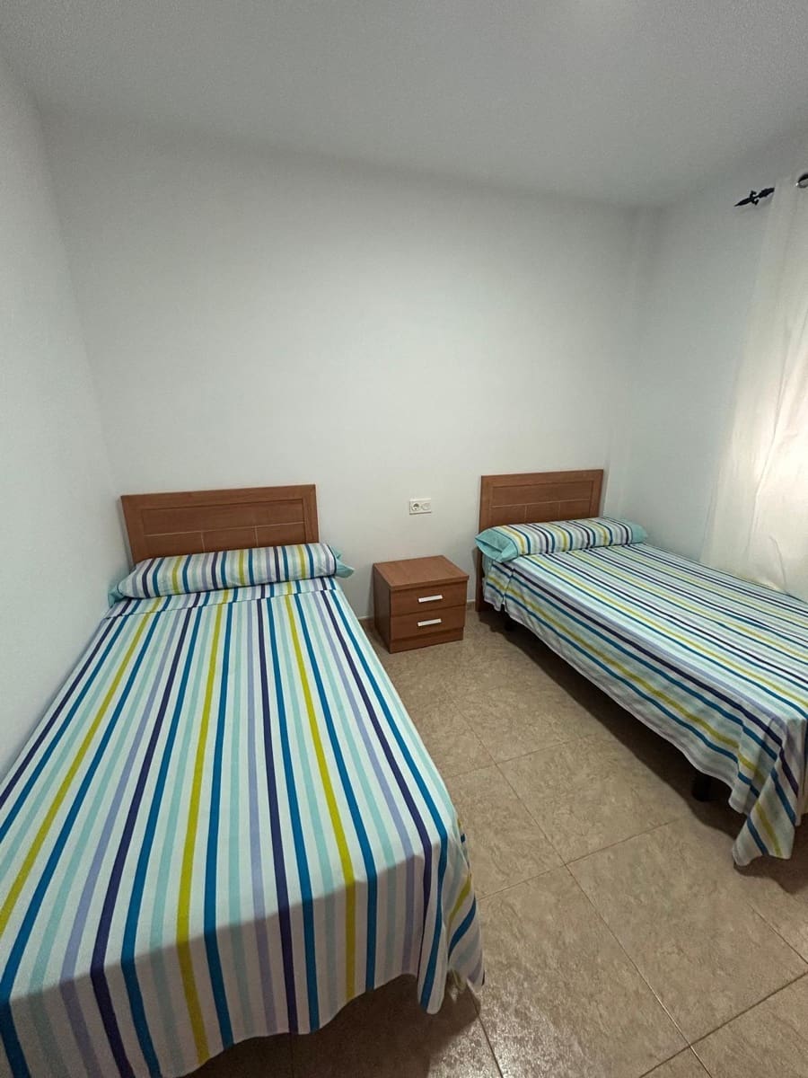 2 bedroom Flat for rent in Roquetas de Mar with pool - € 2,200 (Ref: 9975733)