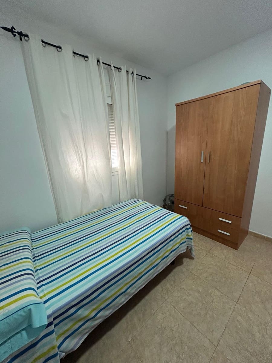 2 bedroom Flat for rent in Roquetas de Mar with pool - € 2,200 (Ref: 9975733)