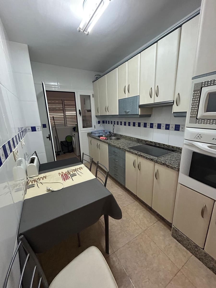 2 bedroom Flat for rent in Roquetas de Mar with pool - € 2,200 (Ref: 9975733)
