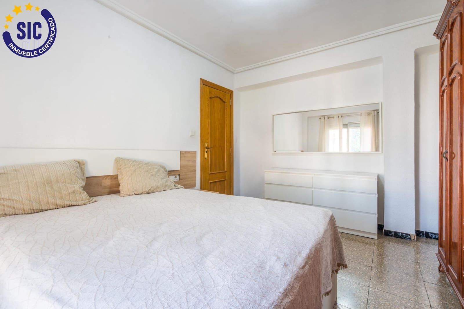 Piso de 2 habitaciones en València ciudad en venta - 154.000 € (Ref: 10009226)