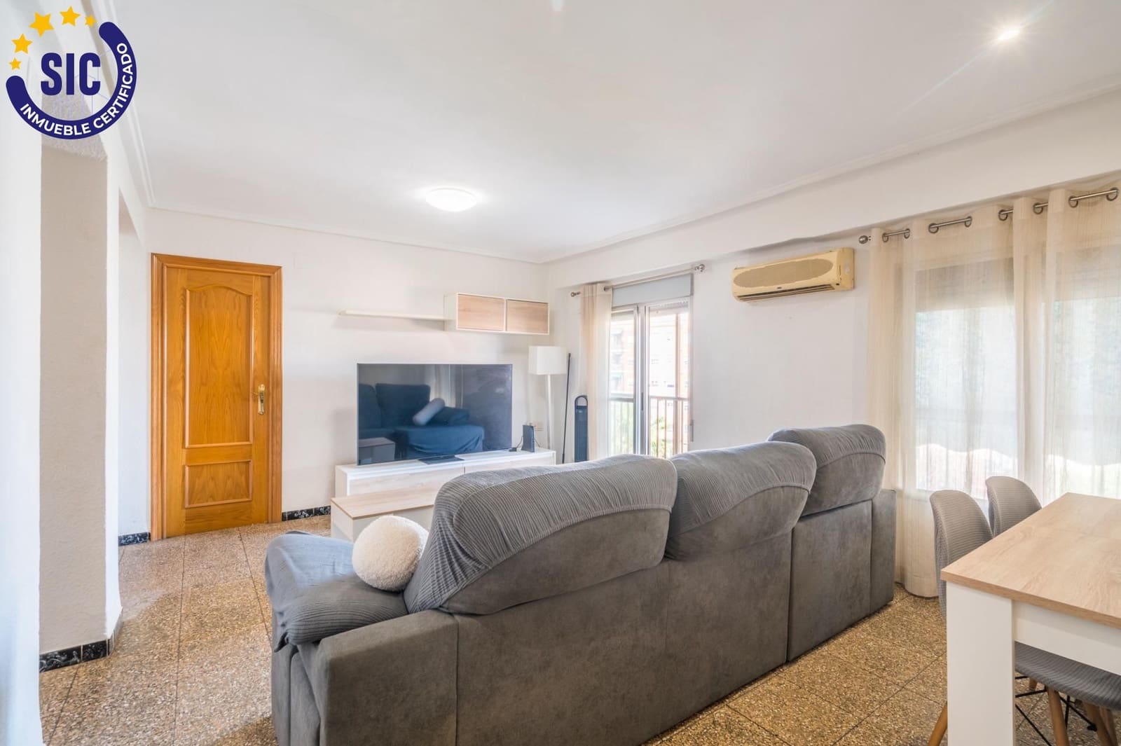 Piso de 2 habitaciones en València ciudad en venta - 154.000 € (Ref: 10009226)