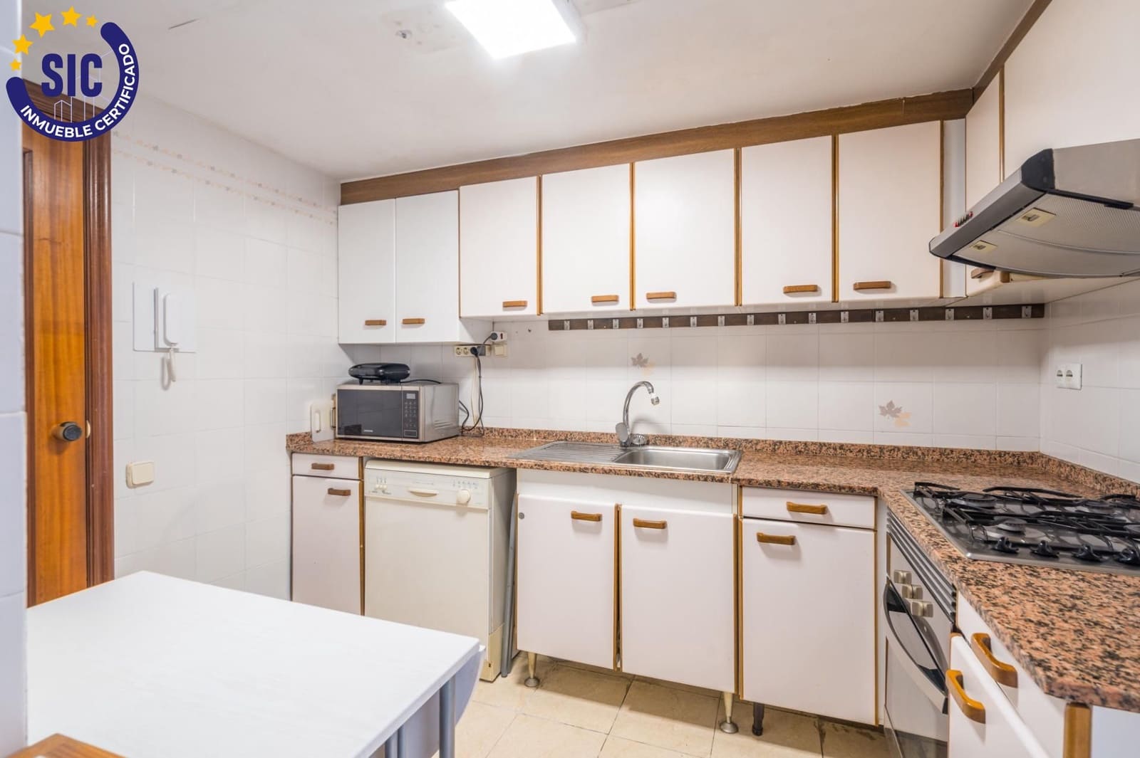 Piso de 2 habitaciones en València ciudad en venta - 599.000 € (Ref: 10011584)