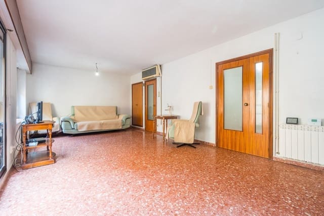 2 bedroom Flat for sale in Ciutat Vella, Valencia city - € 599,000 (Ref: 10011584)
