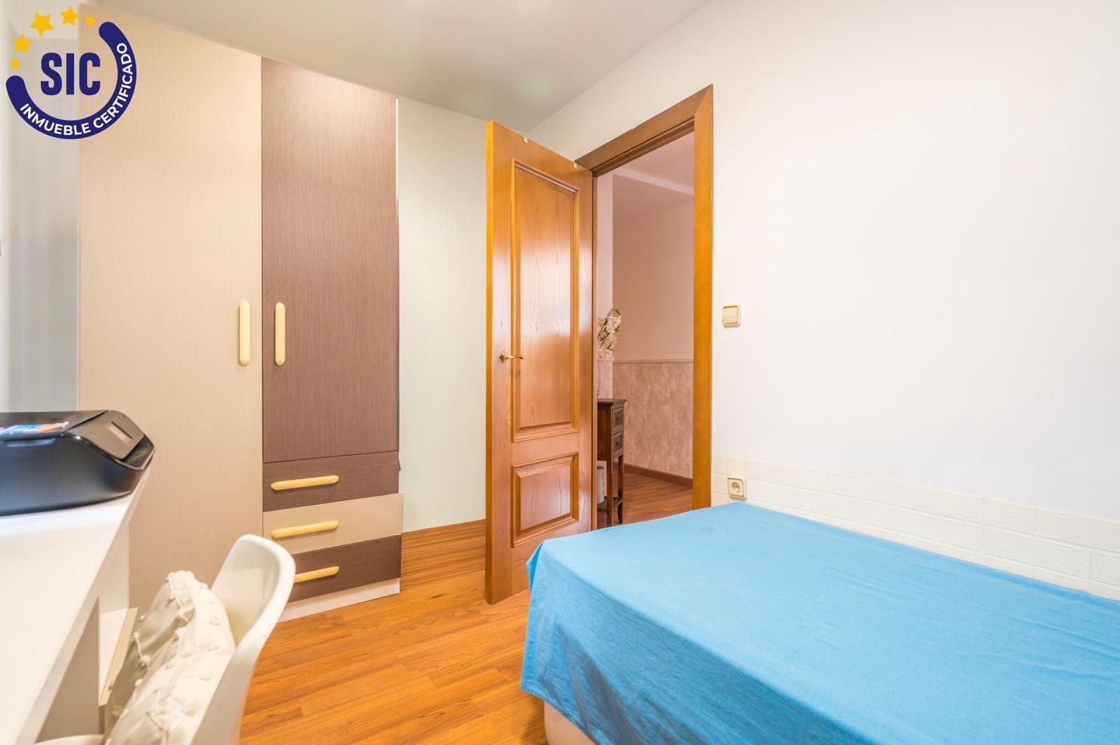 5 bedroom Flat for sale in Valencia city - € 440,000 (Ref: 10022603)