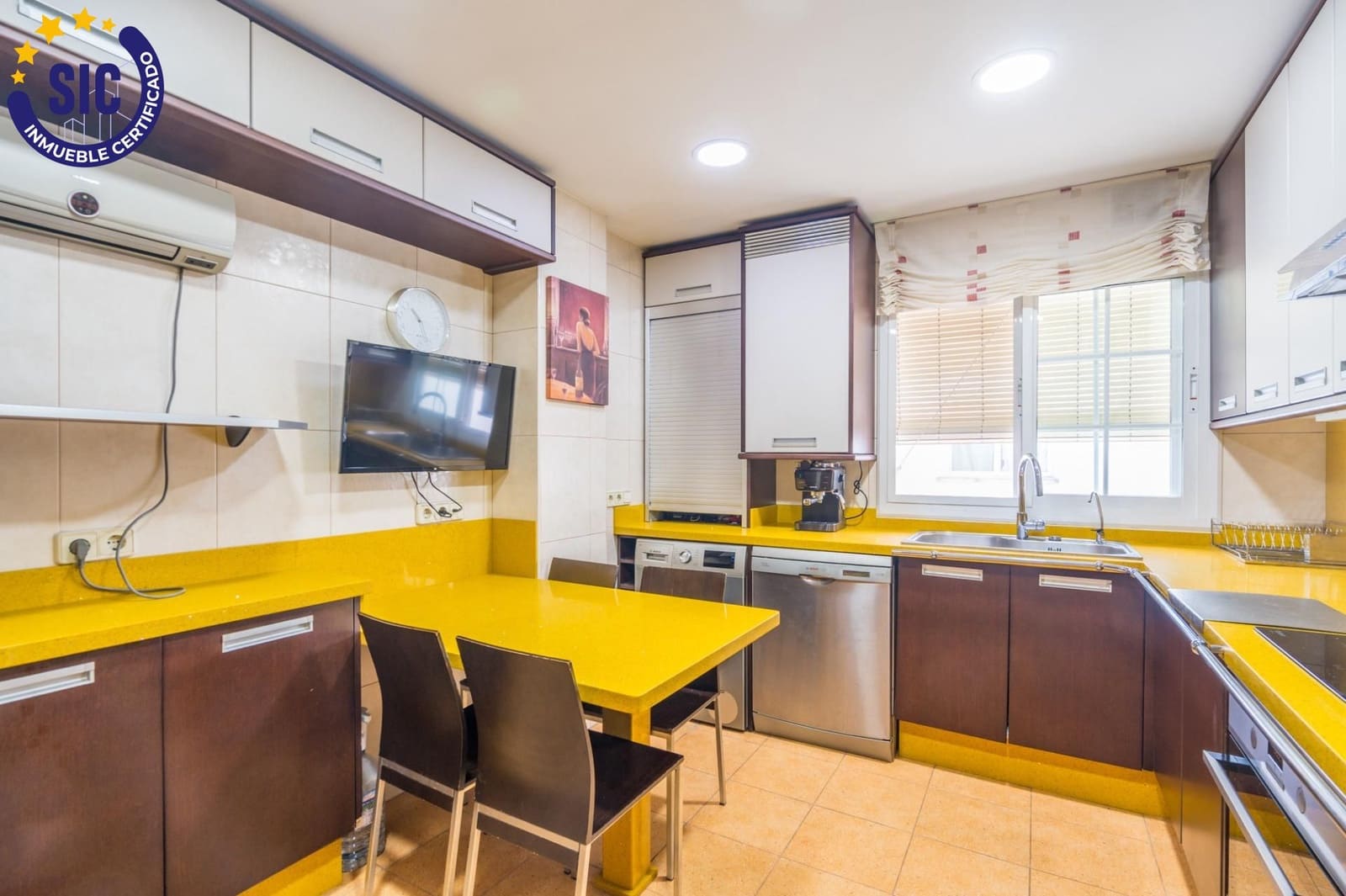 5 bedroom Flat for sale in Valencia city - € 440,000 (Ref: 10022603)