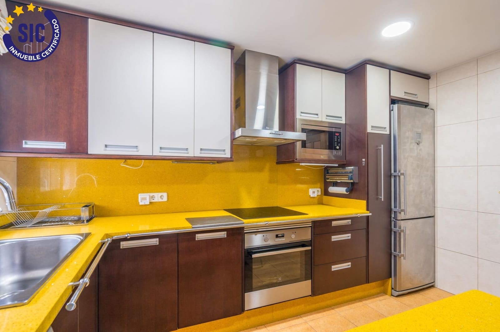 5 bedroom Flat for sale in Valencia city - € 440,000 (Ref: 10022603)
