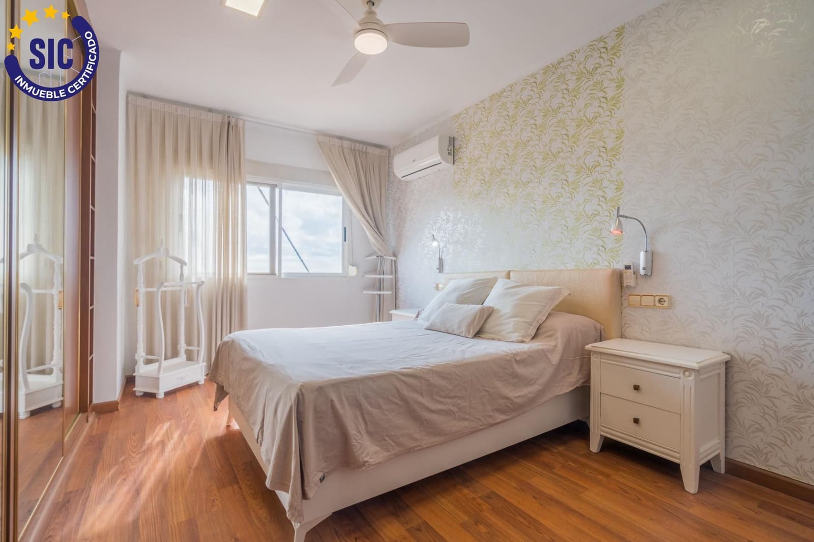 5 bedroom Flat for sale in Valencia city - € 440,000 (Ref: 10022603)