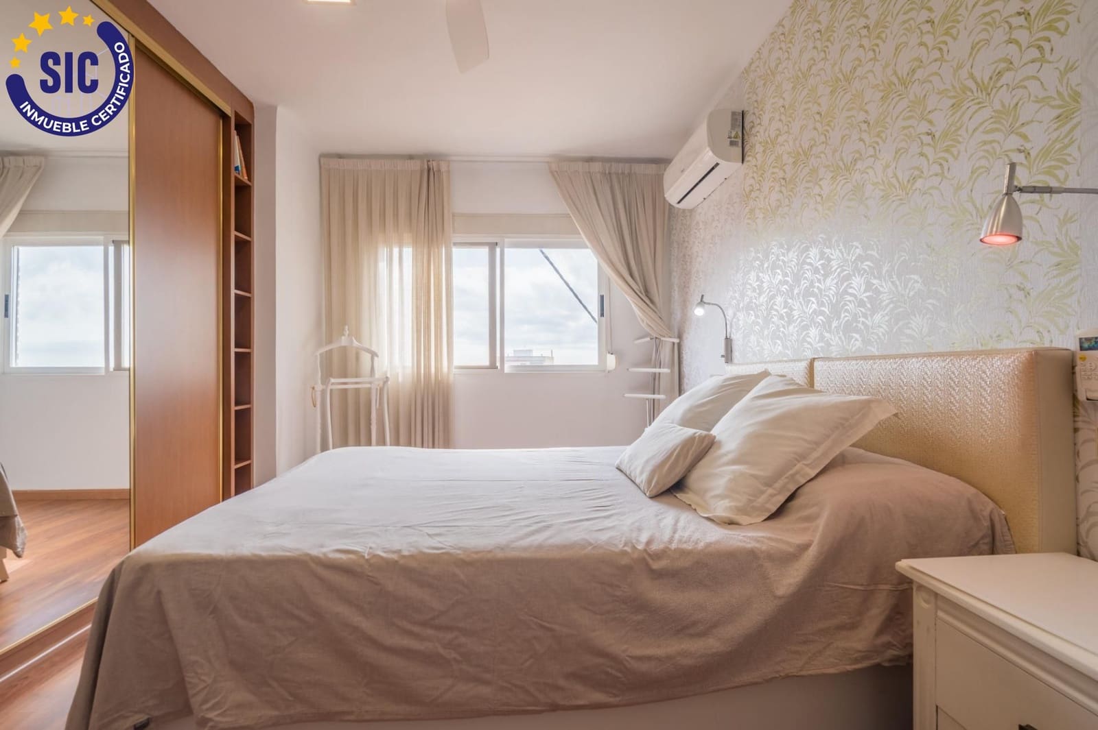 5 bedroom Flat for sale in Valencia city - € 440,000 (Ref: 10022603)