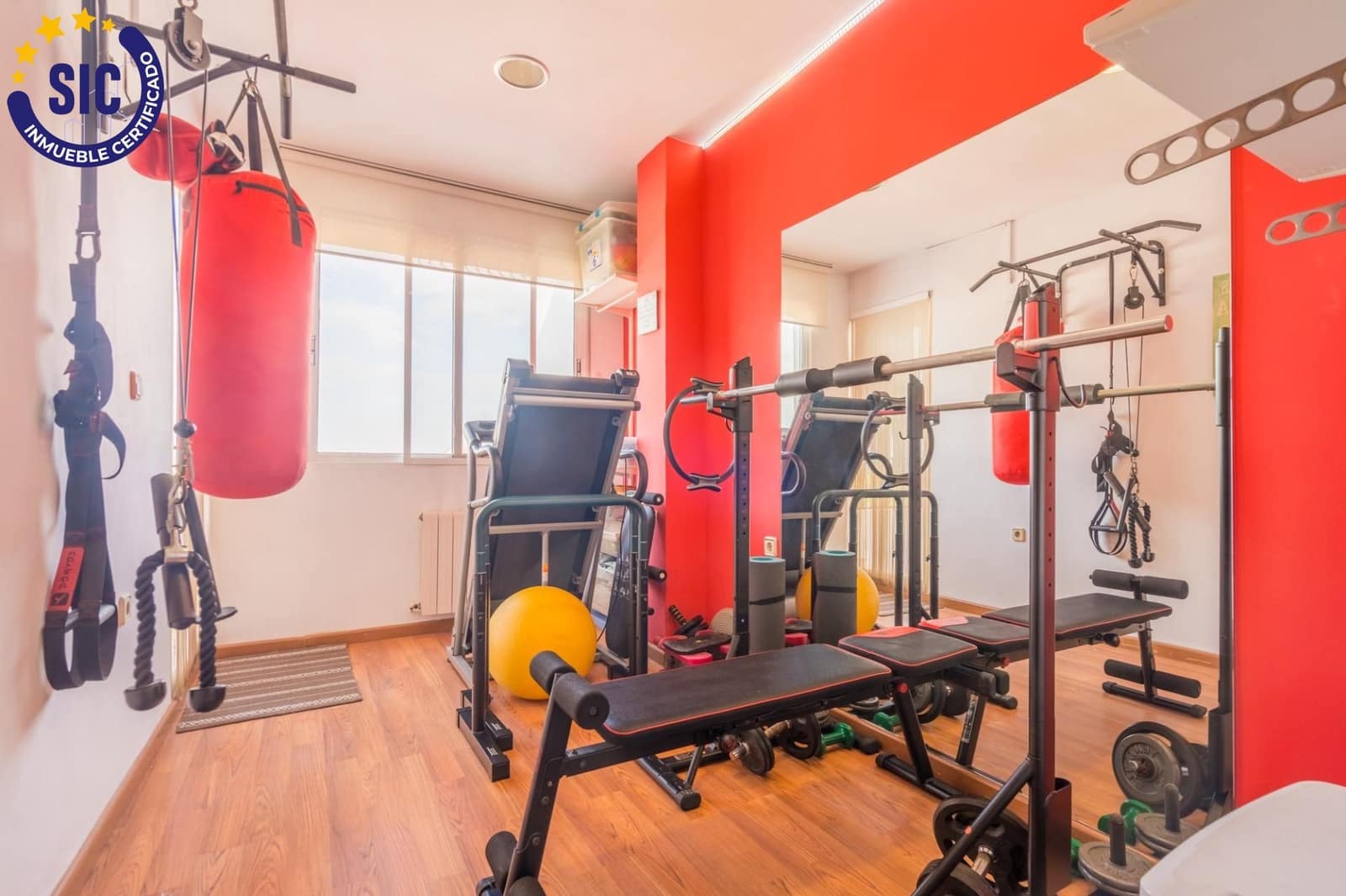 5 bedroom Flat for sale in Valencia city - € 440,000 (Ref: 10022603)