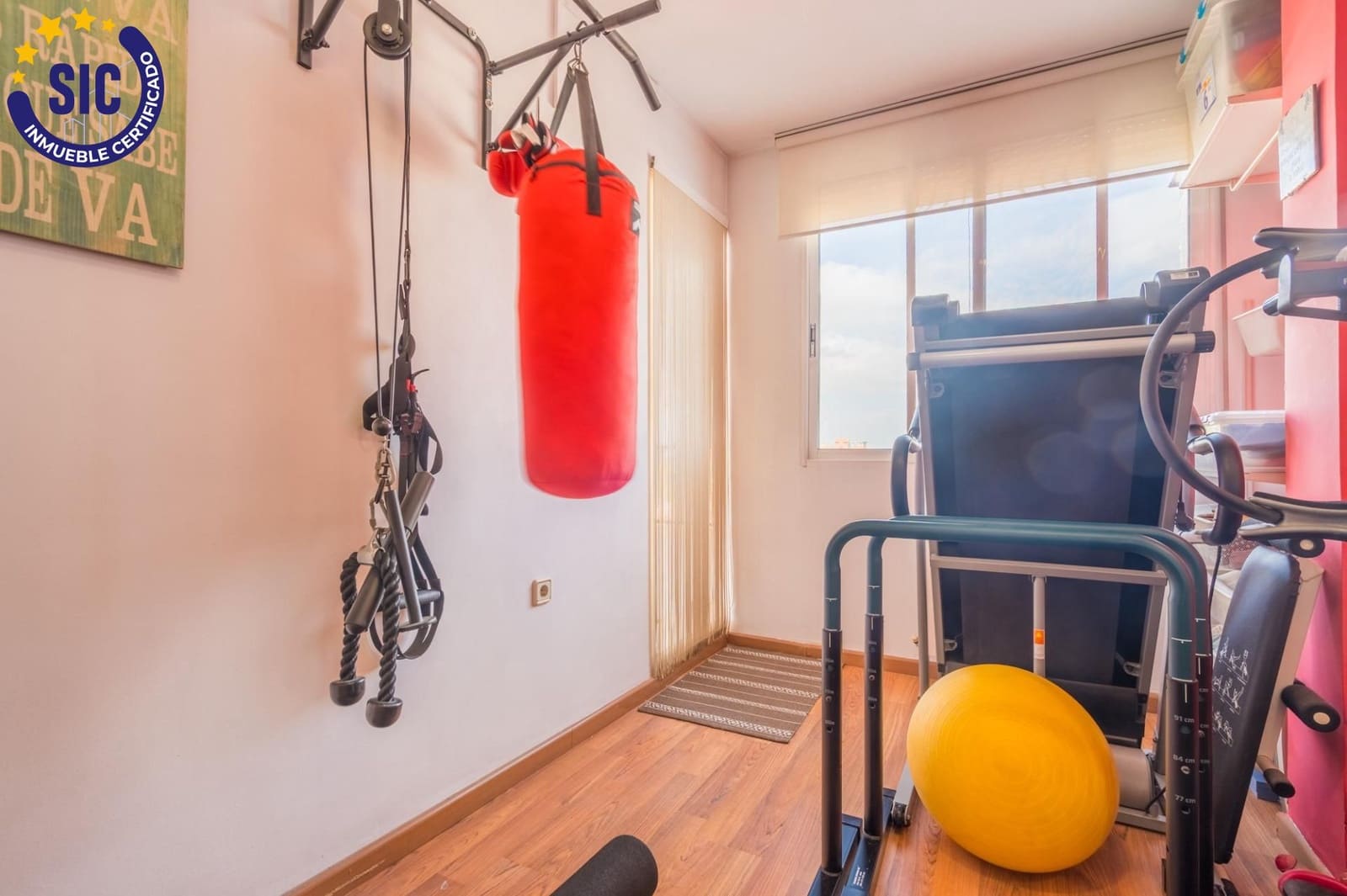 5 bedroom Flat for sale in Valencia city - € 440,000 (Ref: 10022603)