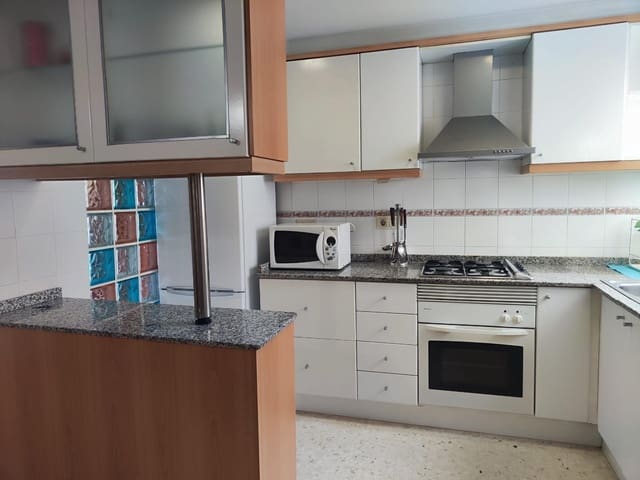 2 bedroom Flat for rent in En Corts, Valencia city - € 1,100 (Ref: 10041261)