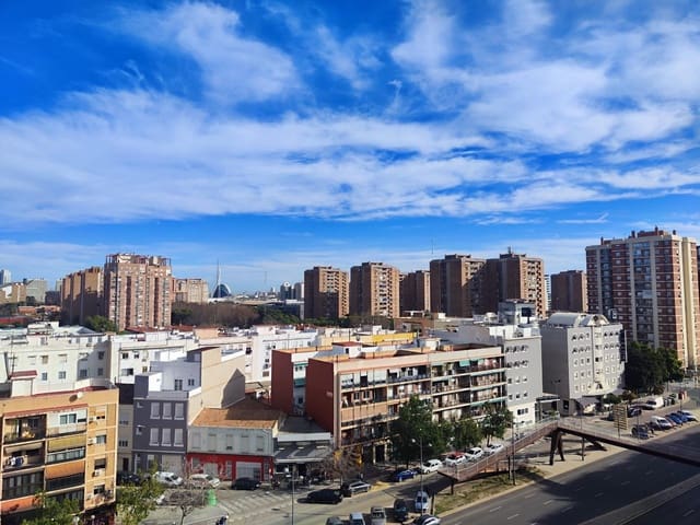 2 bedroom Flat for rent in En Corts, Valencia city - € 1,100 (Ref: 10041261)