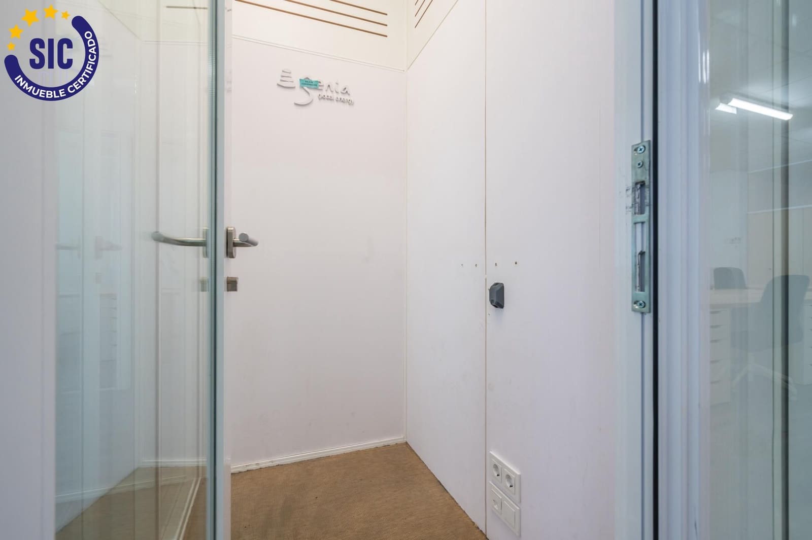 Commercial for sale in Valencia city - € 850,000 (Ref: 10041262)